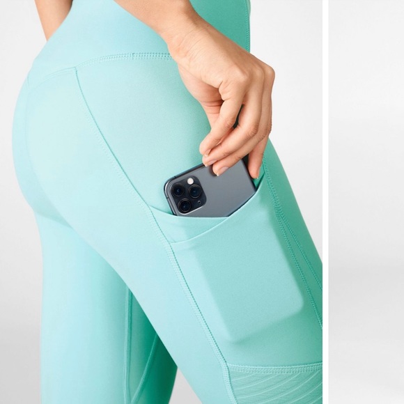 Fabletics Moto 7/8 legging - Picture 4 of 9